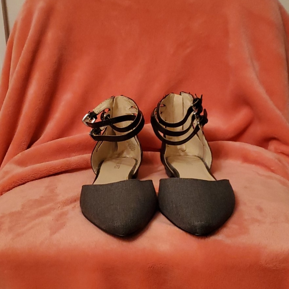 Women's flat shoes